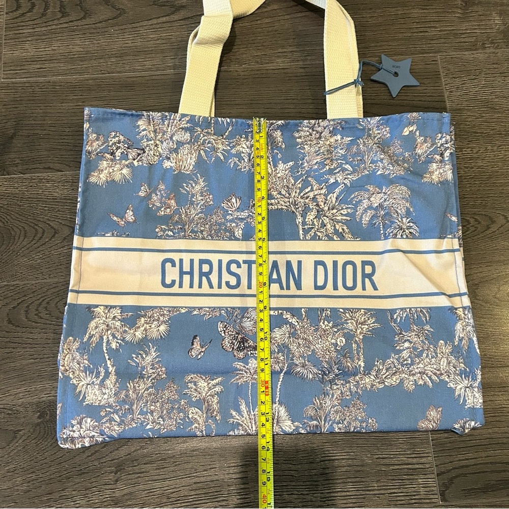 Dior Beauty Cosmetics Gift Tote - Picture 7 of 9
